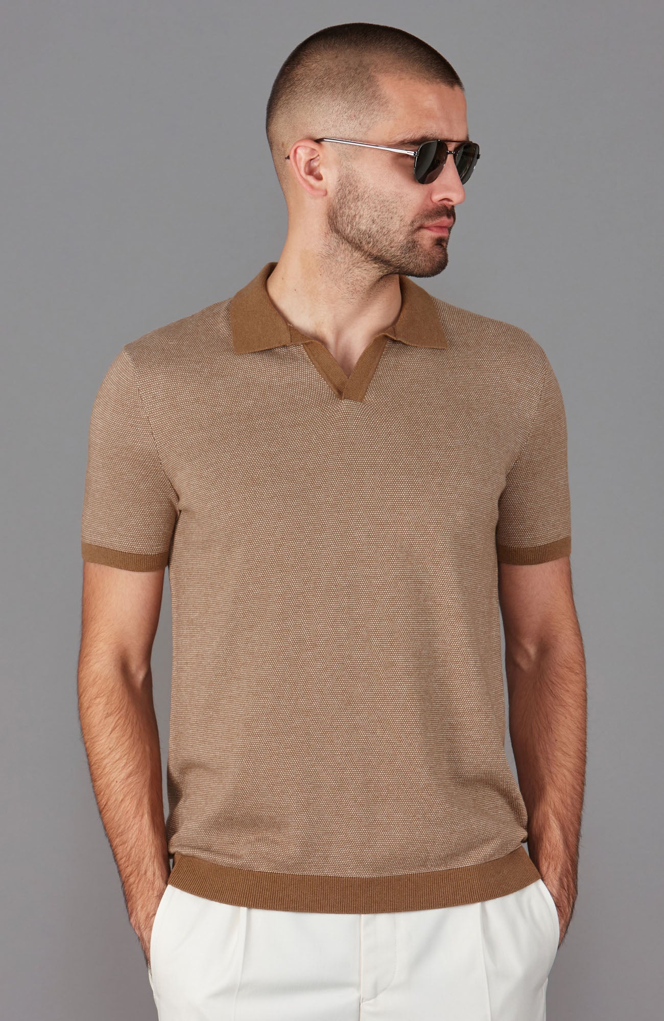 forpligtelse halt ledsager Mens Lightweight Cotton Honeycomb Buttonless Polo Shirt – Paul James  Knitwear