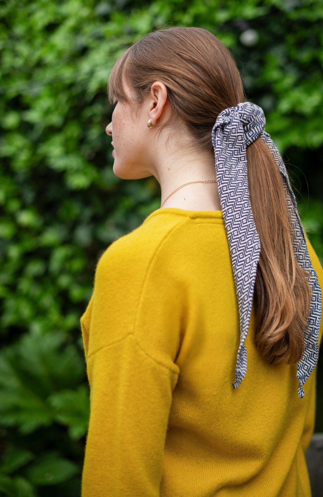 Men's blue knitted cotton hair tie