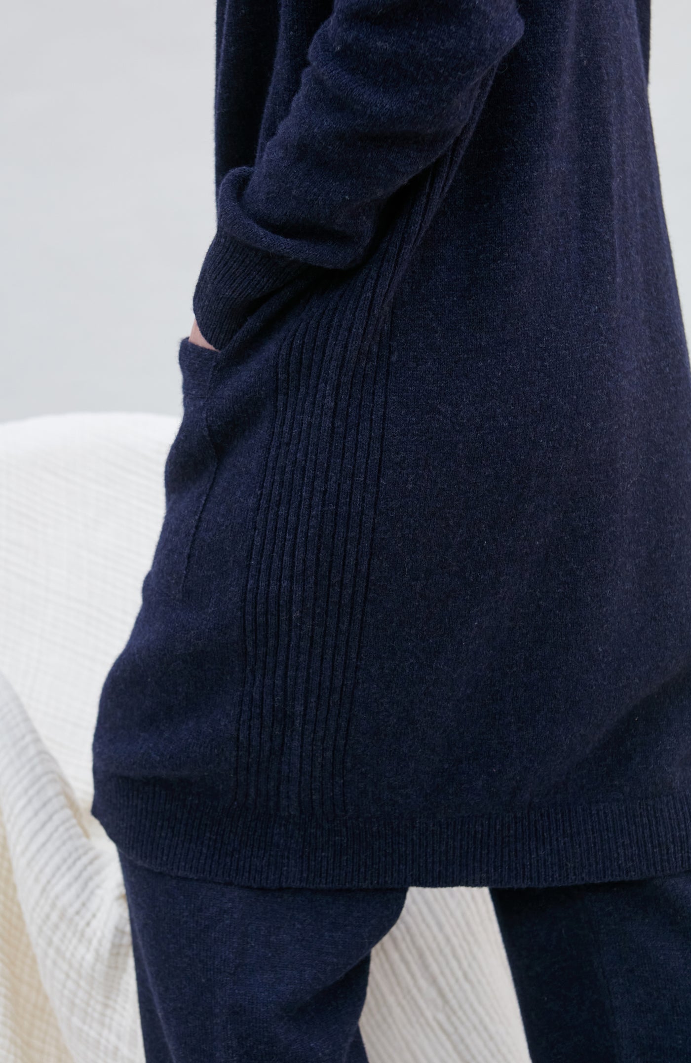 Womens Pure Lambswool Long Line Cardigan with Pockets