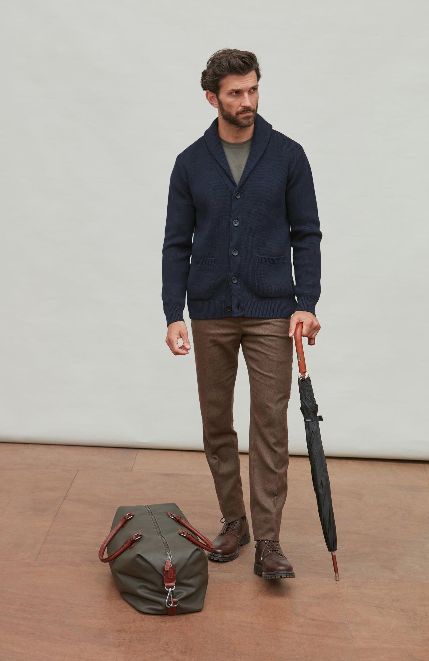 Mittelschwerer Herren-Cardigan aus 100 % Baumwolle mit Schalkragen