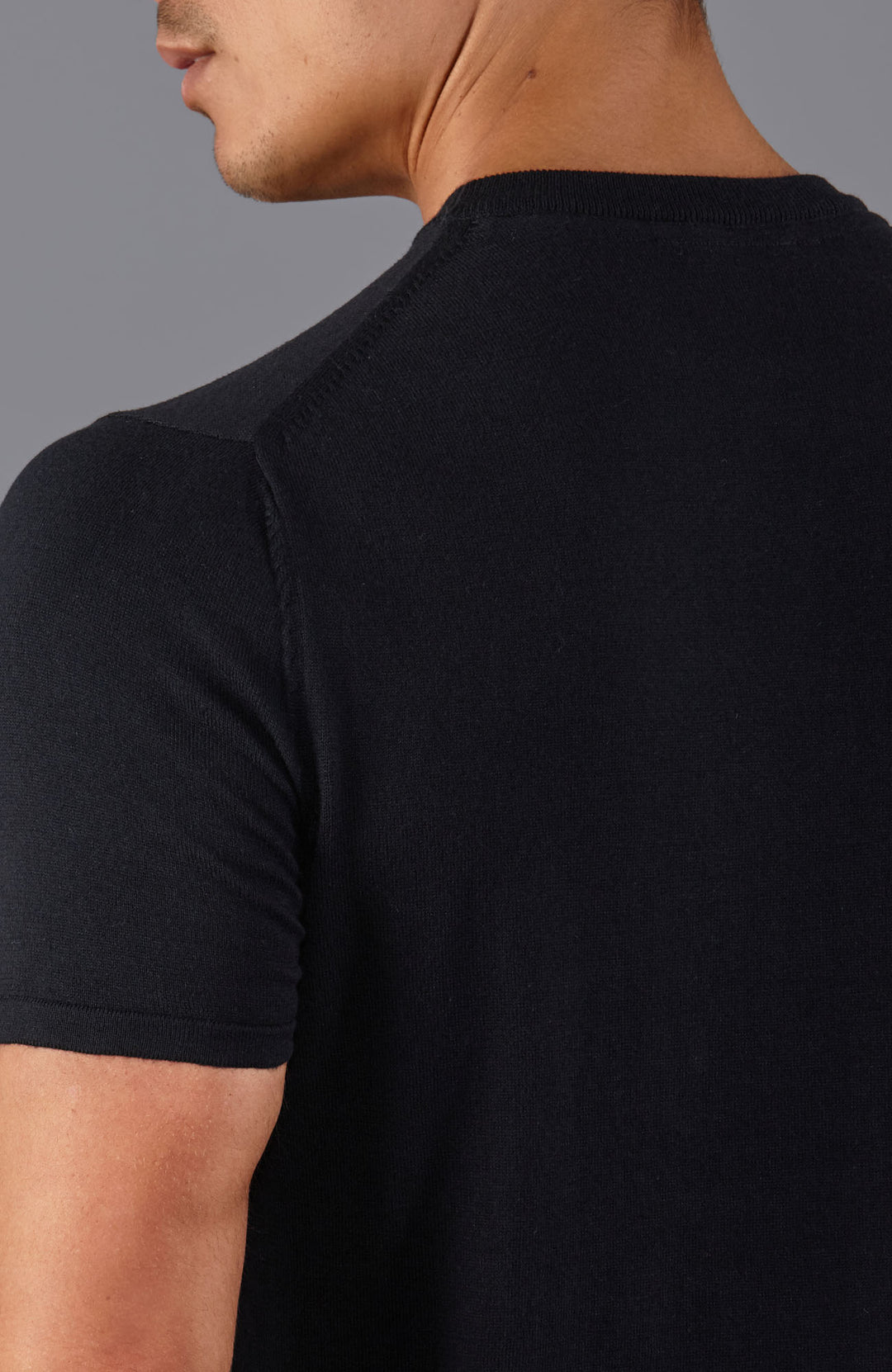 black mens t shirt