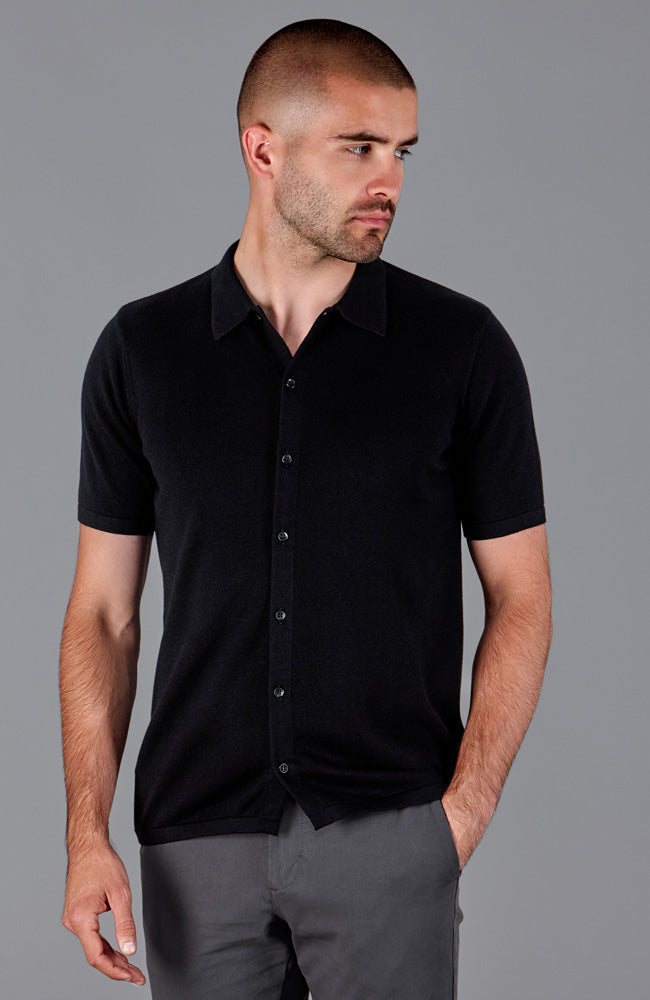 black mens short sleeve knitted polo neck shirt